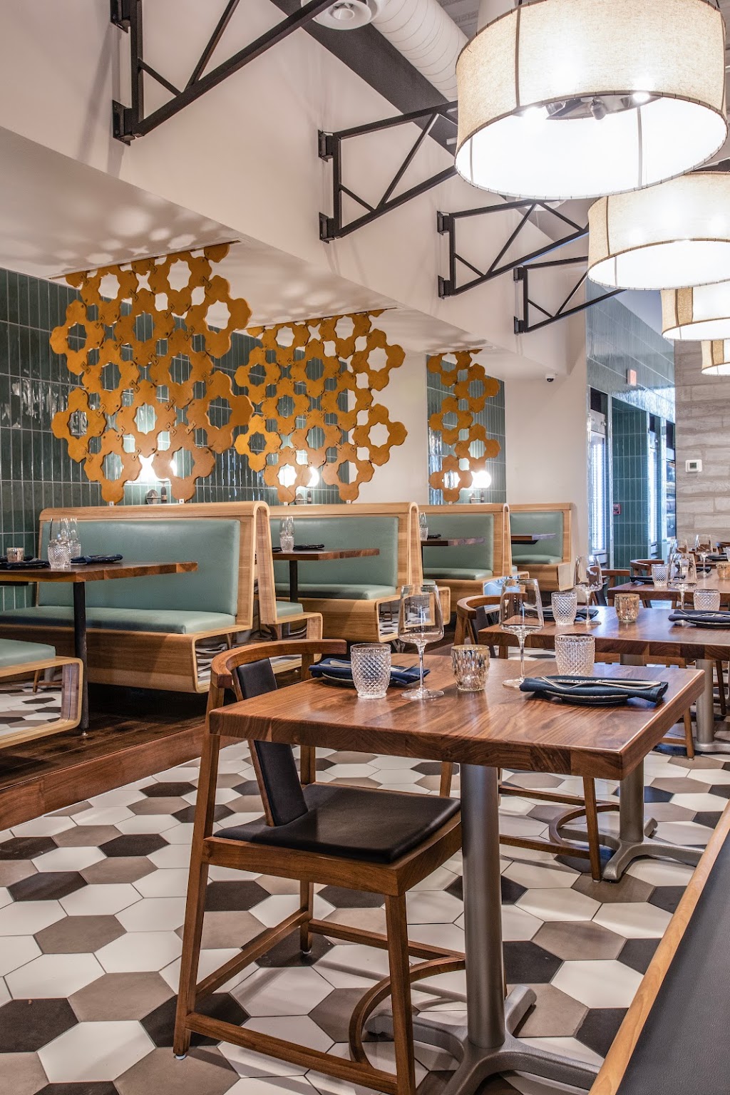 Petite FSE | restaurant | 55 Roswell St Suite 100, Alpharetta, GA 30009, USA | 6786910028 OR +1 678-691-0028