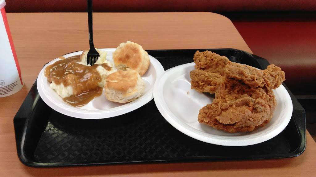 KFC | restaurant | 1410 Smithville Hwy, McMinnville, TN 37110, USA | 9314733348 OR +1 931-473-3348