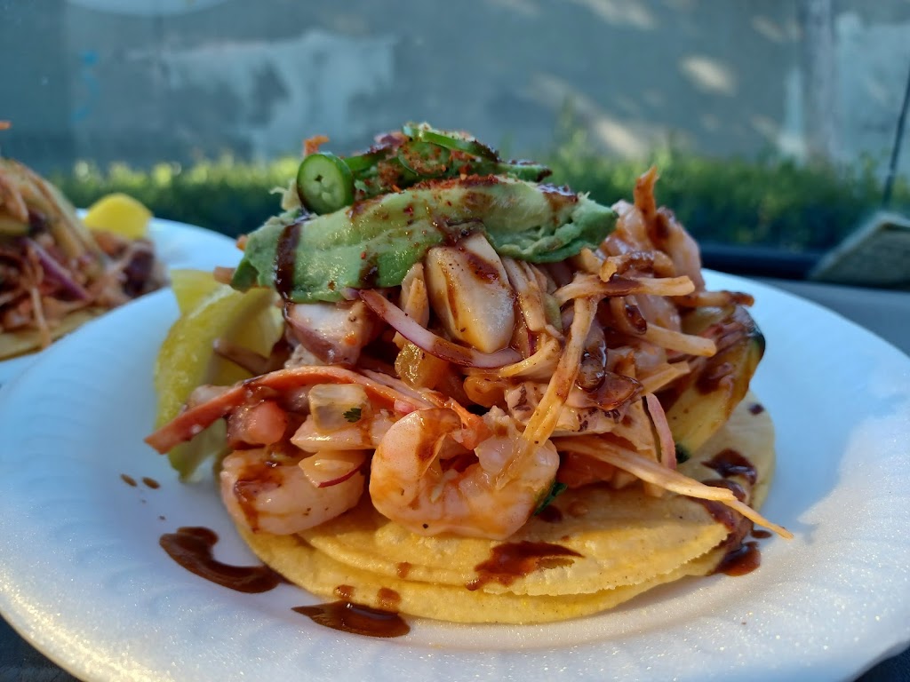 Mariscos el Yaqui | restaurant | 1626 S Broadway, Santa Ana, CA 92707, USA | 7142061844 OR +1 714-206-1844