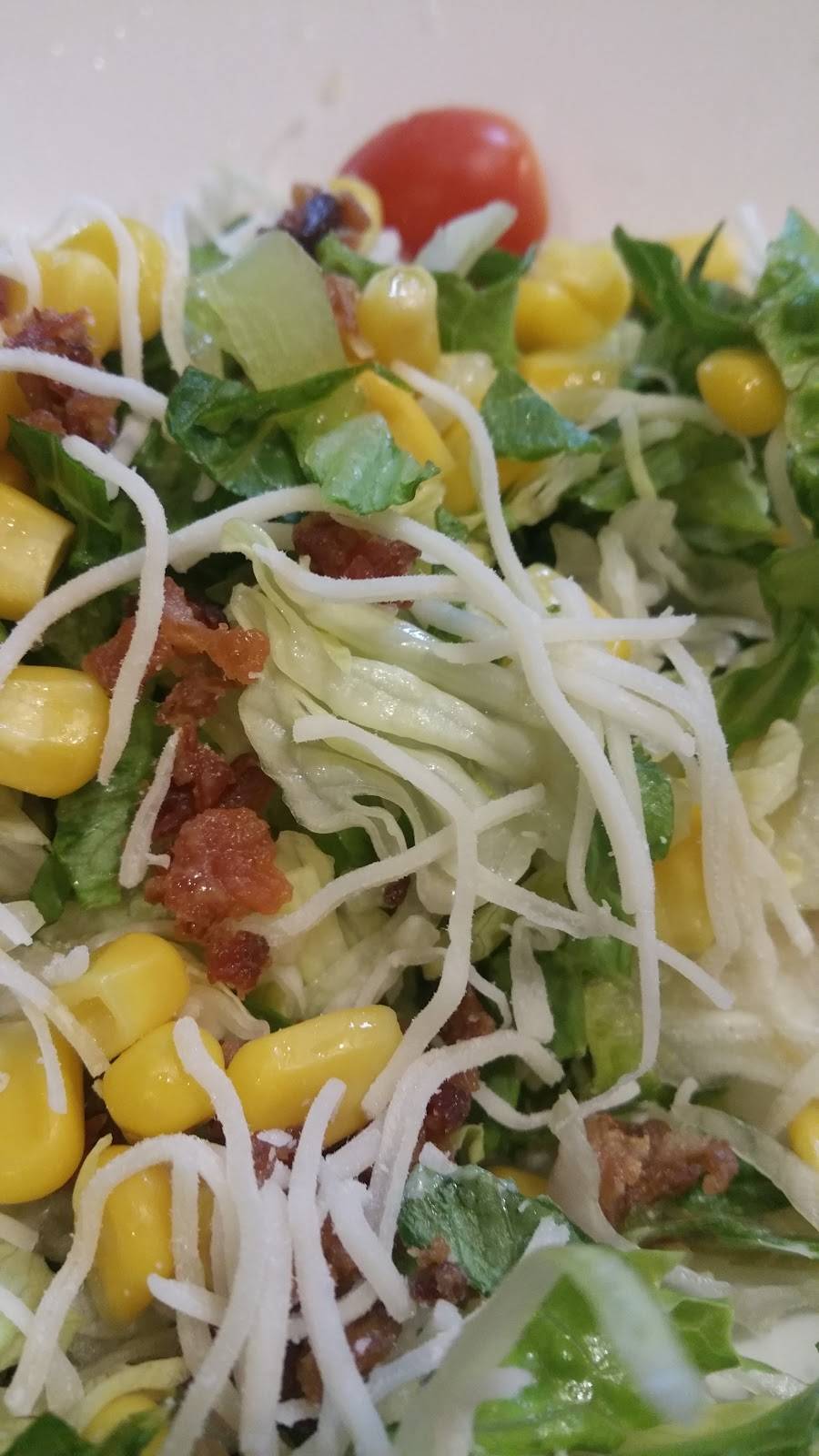 Houlihans | restaurant | 3120 Town Center Tr, Denton, TX 76201, USA | 9402204646 OR +1 940-220-4646