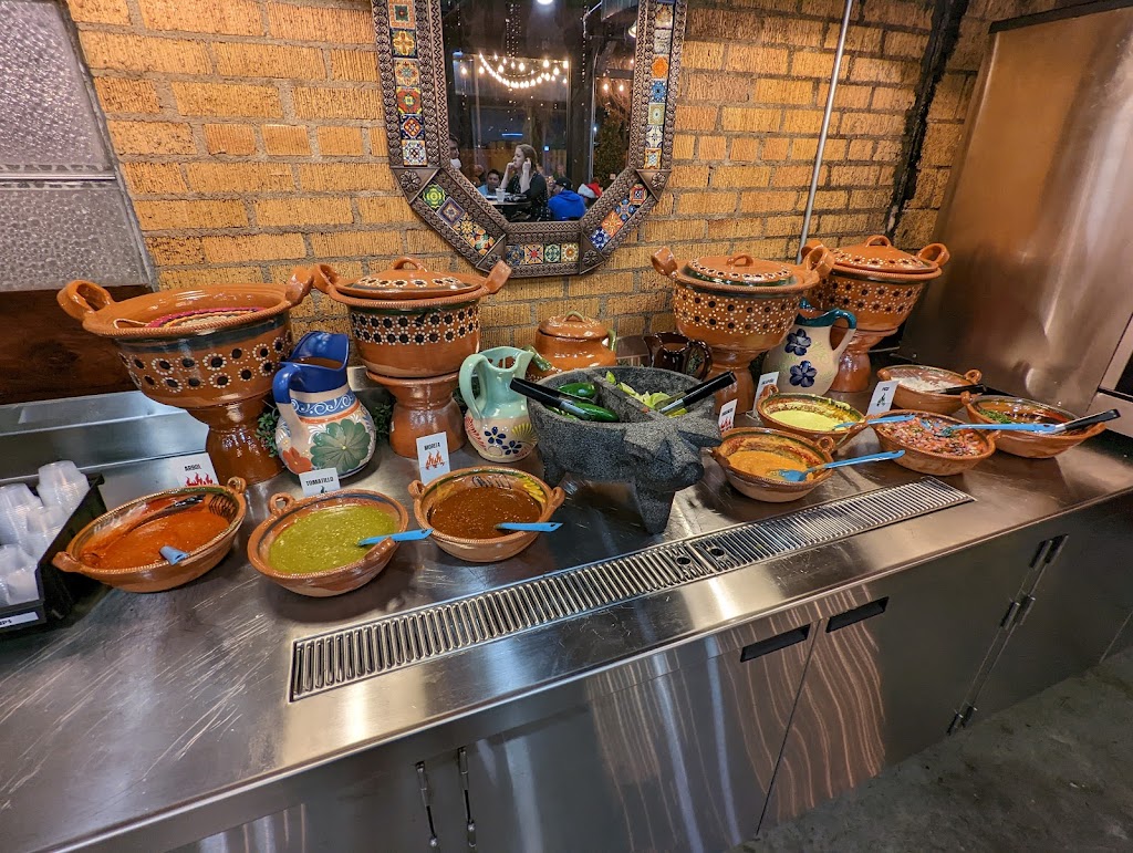 El Taco H | restaurant | 213 E Hickory St, Denton, TX 76201, USA | 9403317776 OR +1 940-331-7776