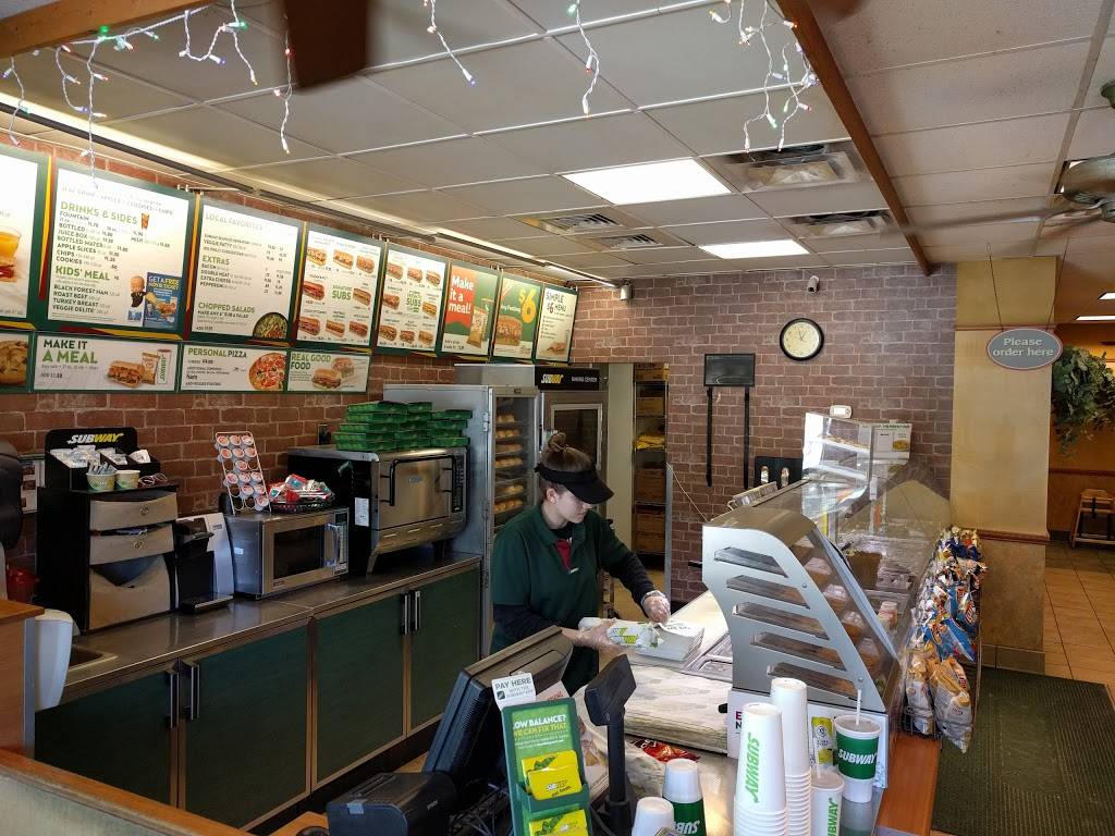 Subway | restaurant | 806 E Wade St #6, Trenton, FL 32693, USA | 3524638001 OR +1 352-463-8001