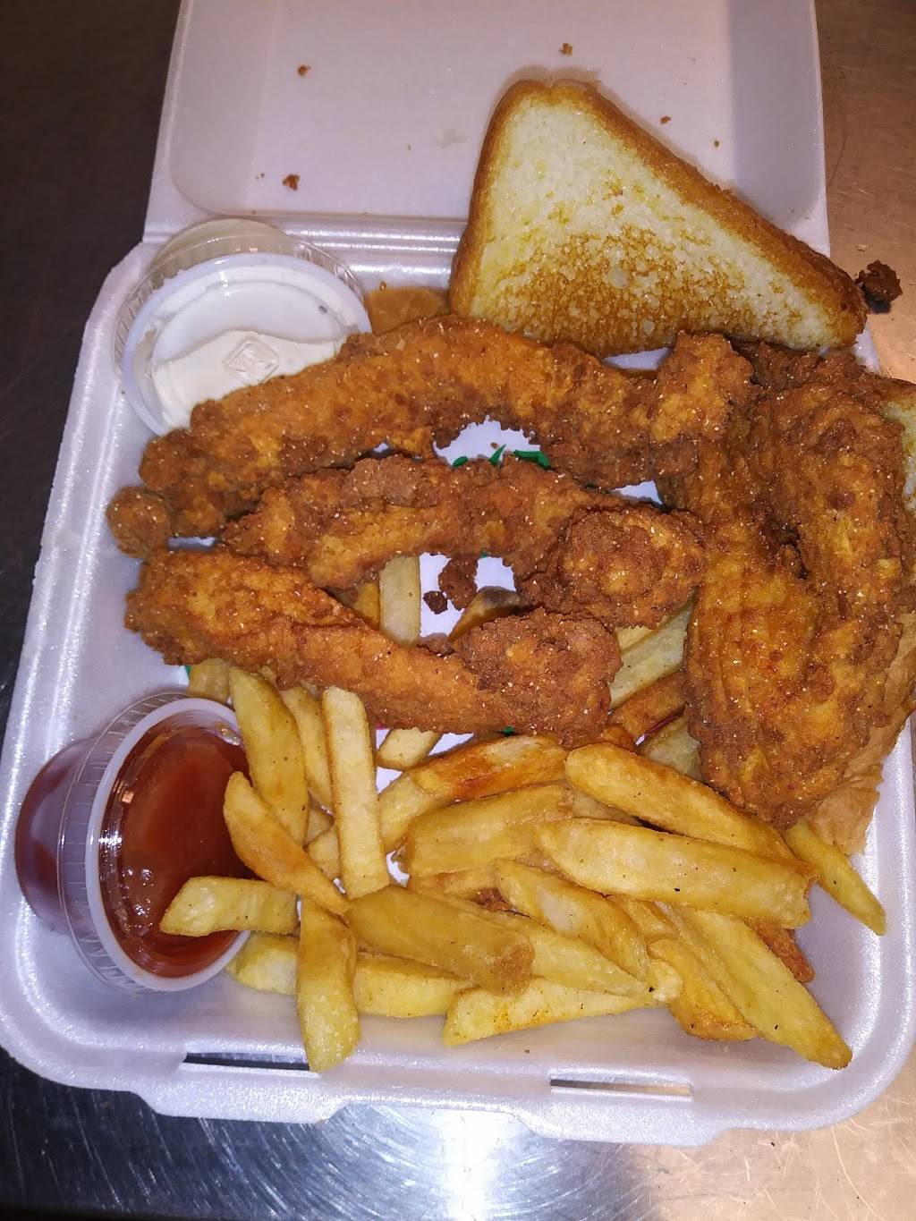 King Of Wing And Daiquiri | restaurant | 1110 S Bowen Rd, Arlington, TX 76013, USA | 8173030777 OR +1 817-303-0777