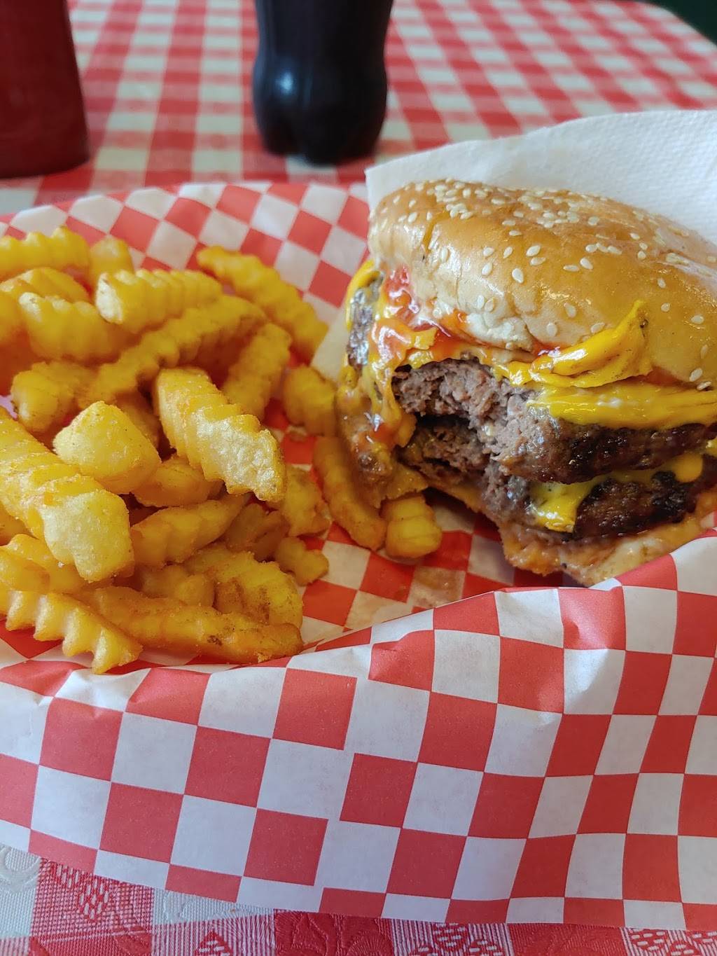 Space Burger | restaurant | 2813 N MacArthur Blvd, Irving, TX 75062, USA | 9722587879 OR +1 972-258-7879