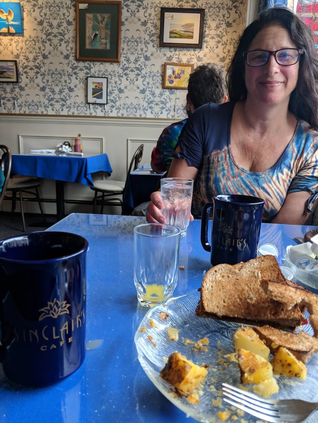 Sinclairs Cafe Ltd | restaurant | 177 E Main St, Newark, DE 19711, USA | 3023687755 OR +1 302-368-7755