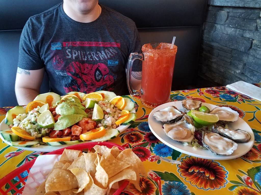 Mariscos Las Palmas | restaurant | 777 E Vista Way #206, Vista, CA 92084, USA | 7609459261 OR +1 760-945-9261