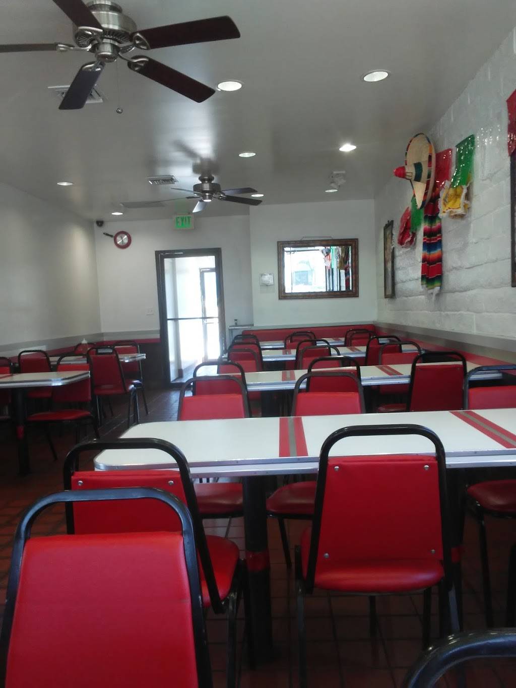 Albertos Mexican Food | restaurant | 1169 N Riverside Ave, Rialto, CA 92376, USA | 9094212001 OR +1 909-421-2001
