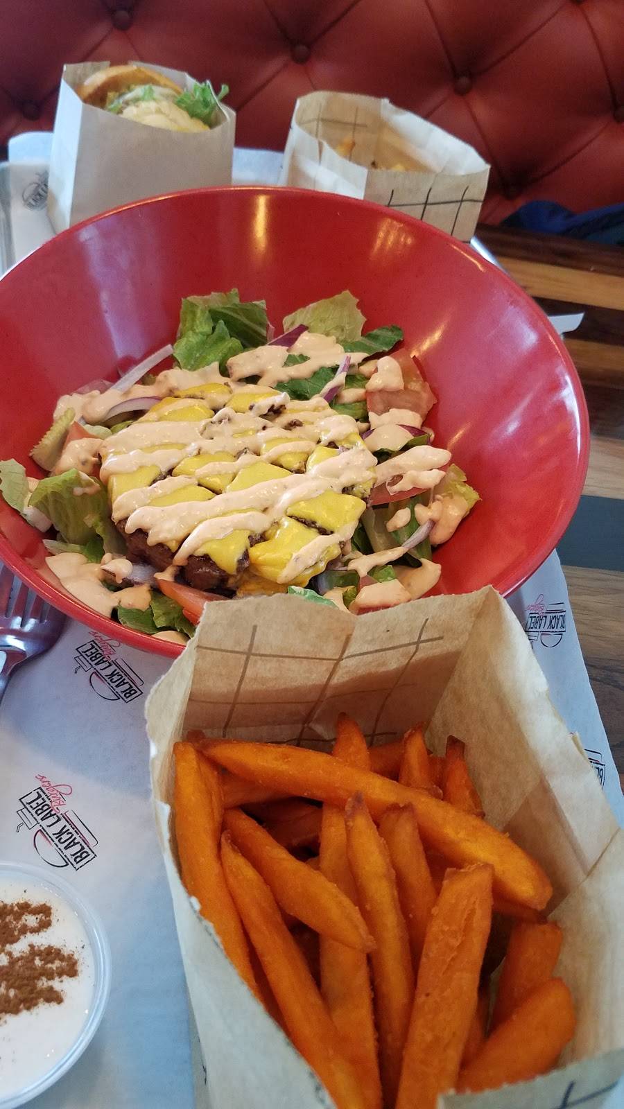 Black Label Burgers | restaurant | 683 Old Country Rd, Westbury, NY 11590, USA | 5163336059 OR +1 516-333-6059