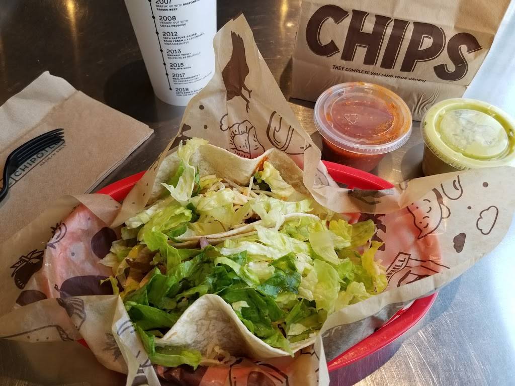 Chipotle Mexican Grill | restaurant | 3170 S Wadsworth Blvd, Lakewood, CO 80227, USA | 3039864424 OR +1 303-986-4424