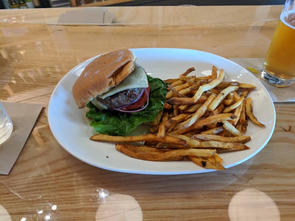 Homestead Kitchen & Cocktails | restaurant | 163 Town Center Avenue, Columbiana, OH 44408, USA | 3308927333 OR +1 330-892-7333