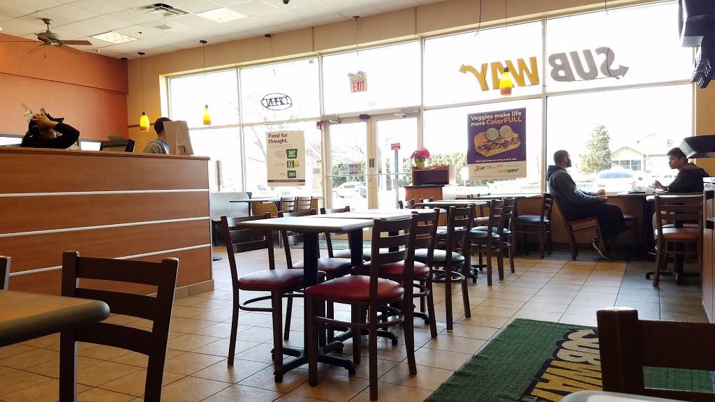 Subway Restaurants | restaurant | 1009 Roosevelt Rd, Lombard, IL 60148, USA | 6308891104 OR +1 630-889-1104