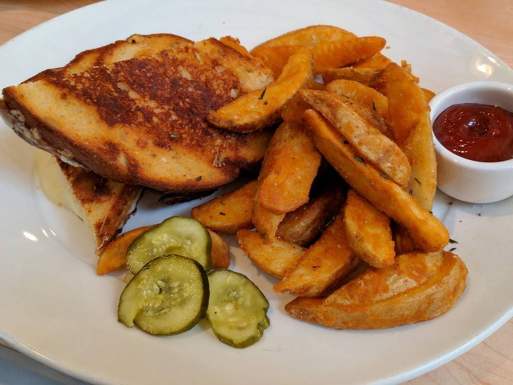 The Red Grape | restaurant | 529 1st St W, Sonoma, CA 95476, USA | 7079964103 OR +1 707-996-4103