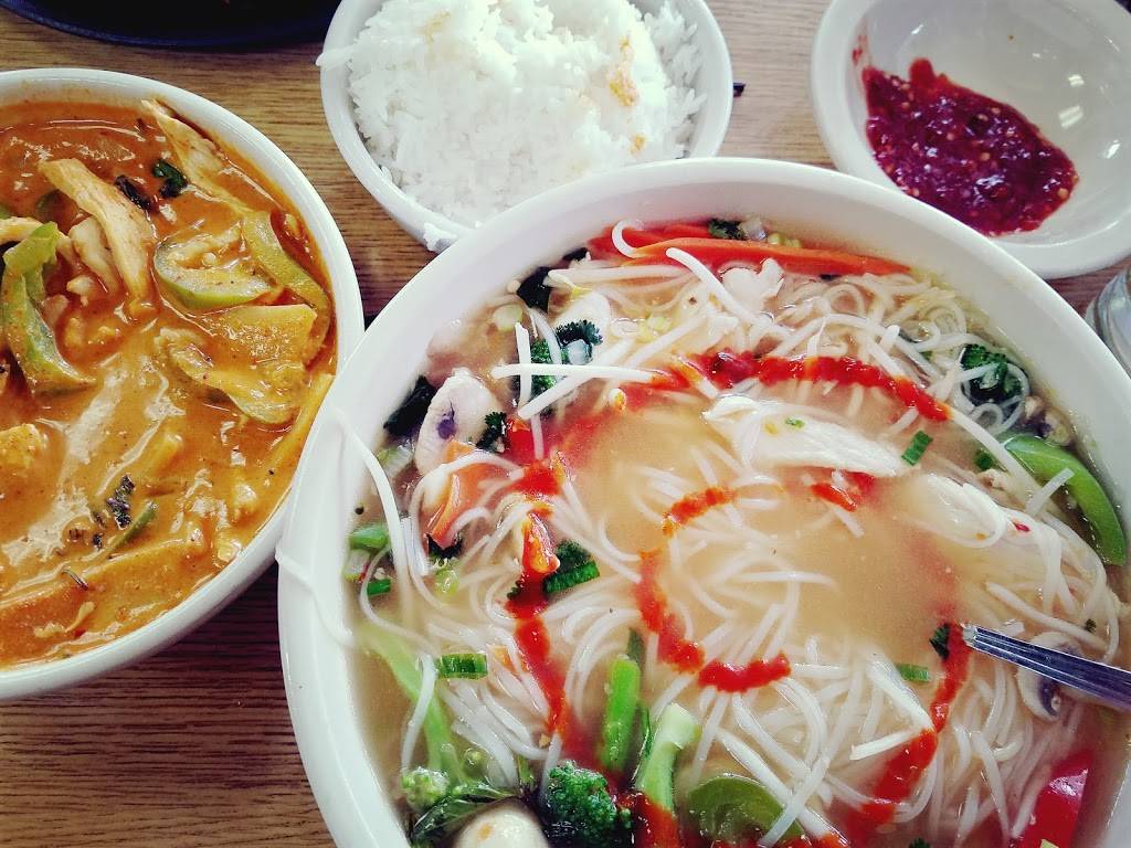 Thai Hut | restaurant | 1165 Hartnell Ave, Redding, CA 96002, USA | 5302228405 OR +1 530-222-8405