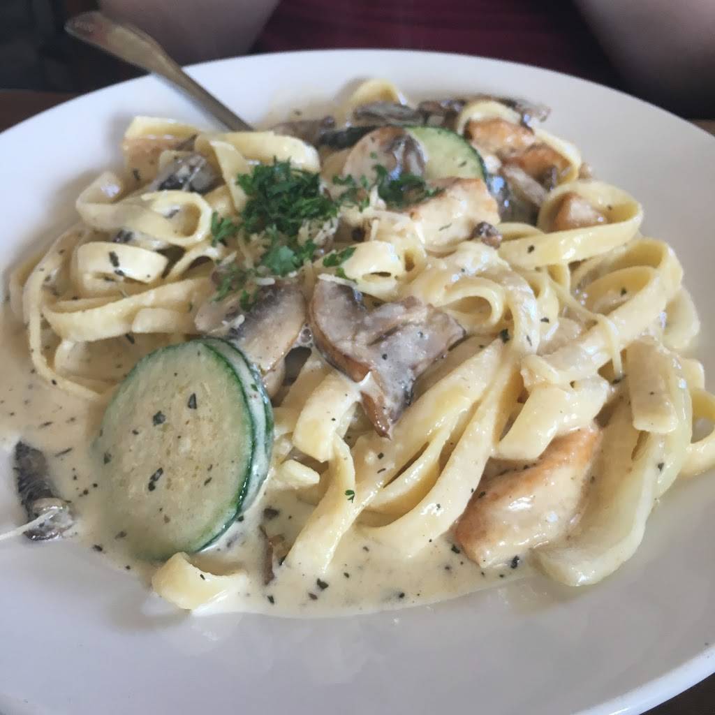 Spiros Pizza & Pasta | restaurant | 18411 Aurora Ave N, Shoreline, WA 98133, USA | 2065462900 OR +1 206-546-2900