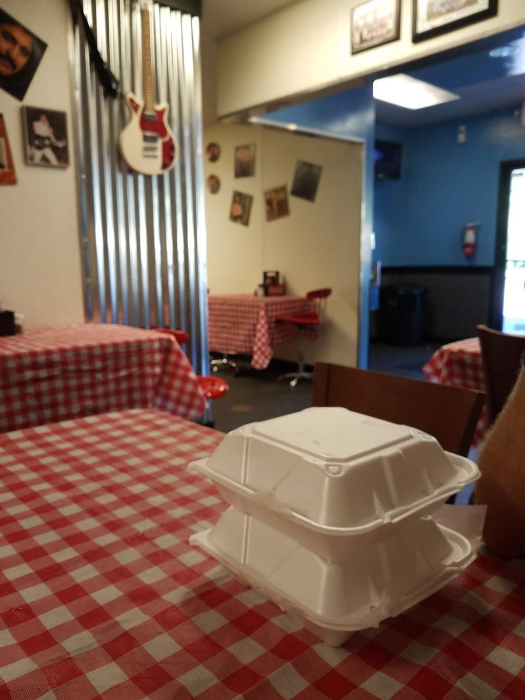 Island Bar-B-Q | restaurant | 1925 S 14th St #5, Fernandina Beach, FL 32034, USA | 9046247811 OR +1 904-624-7811