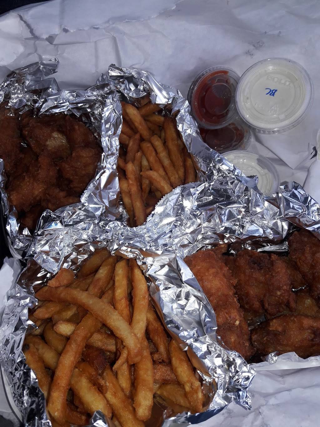 Primos Pizzeria | restaurant | 103 Russell St, Hadley, MA 01035, USA | 4135850950 OR +1 413-585-0950