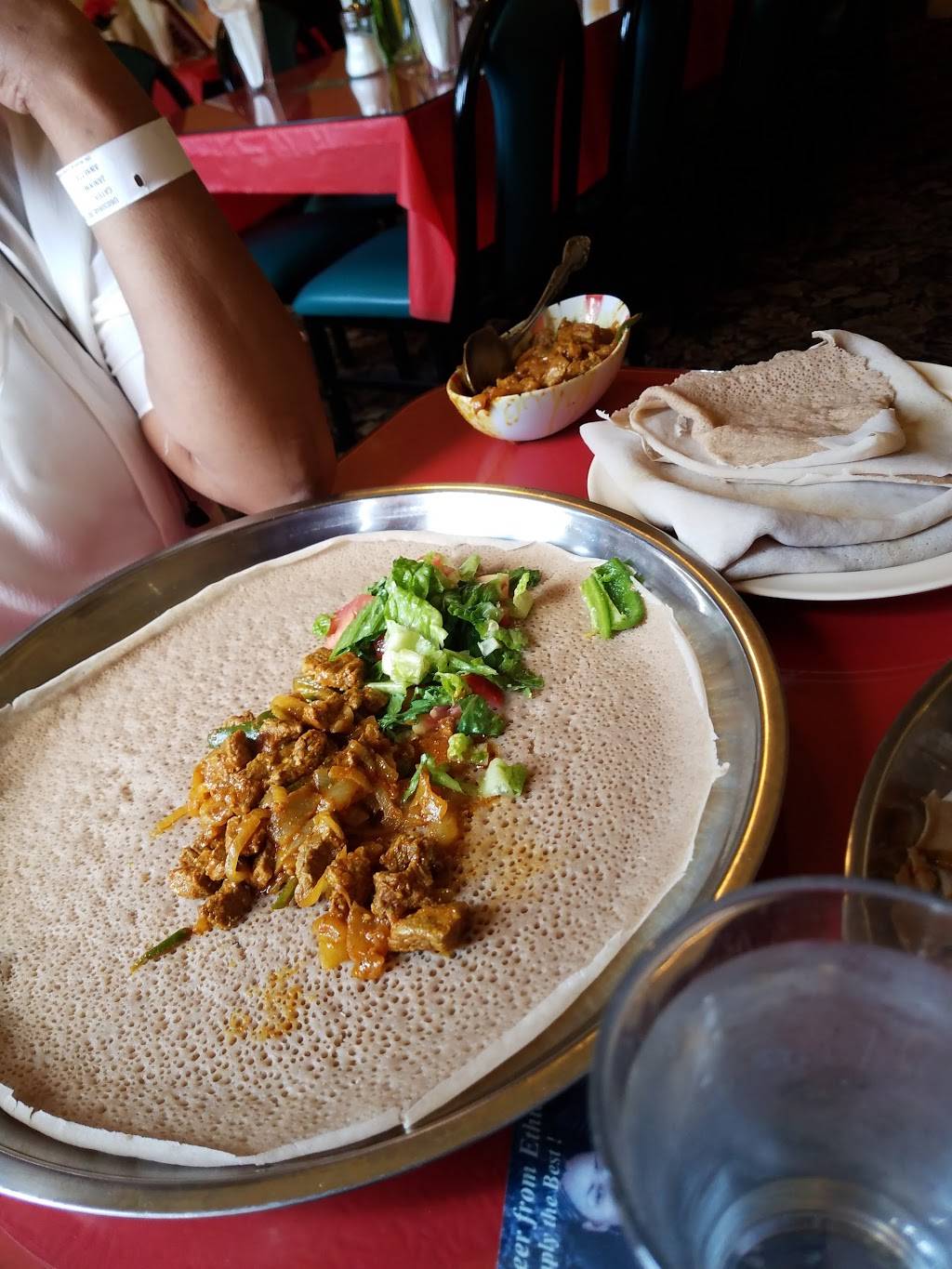 Zagol Ethiopian restaurant | restaurant | 2722 E Cherry St, Seattle, WA 98122, USA | 2063221019 OR +1 206-322-1019