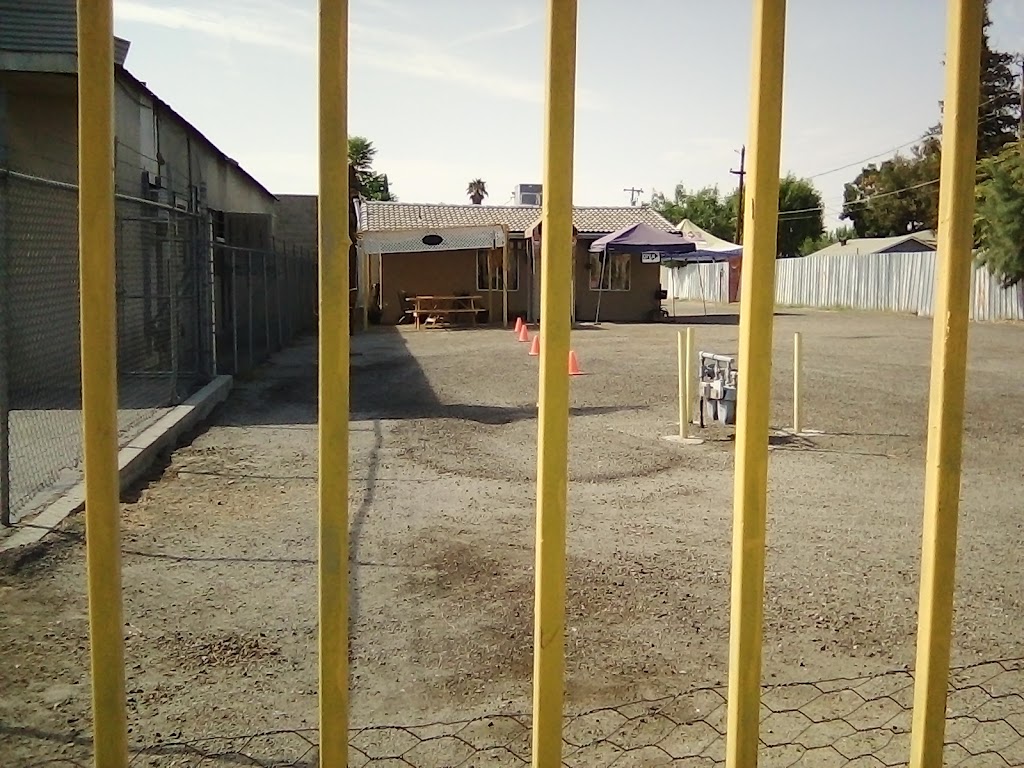 LA TIA NIEVES DE GARRAFA | restaurant | 1903 E California Ave, Bakersfield, CA 93307, USA | 3236905892 OR +1 323-690-5892