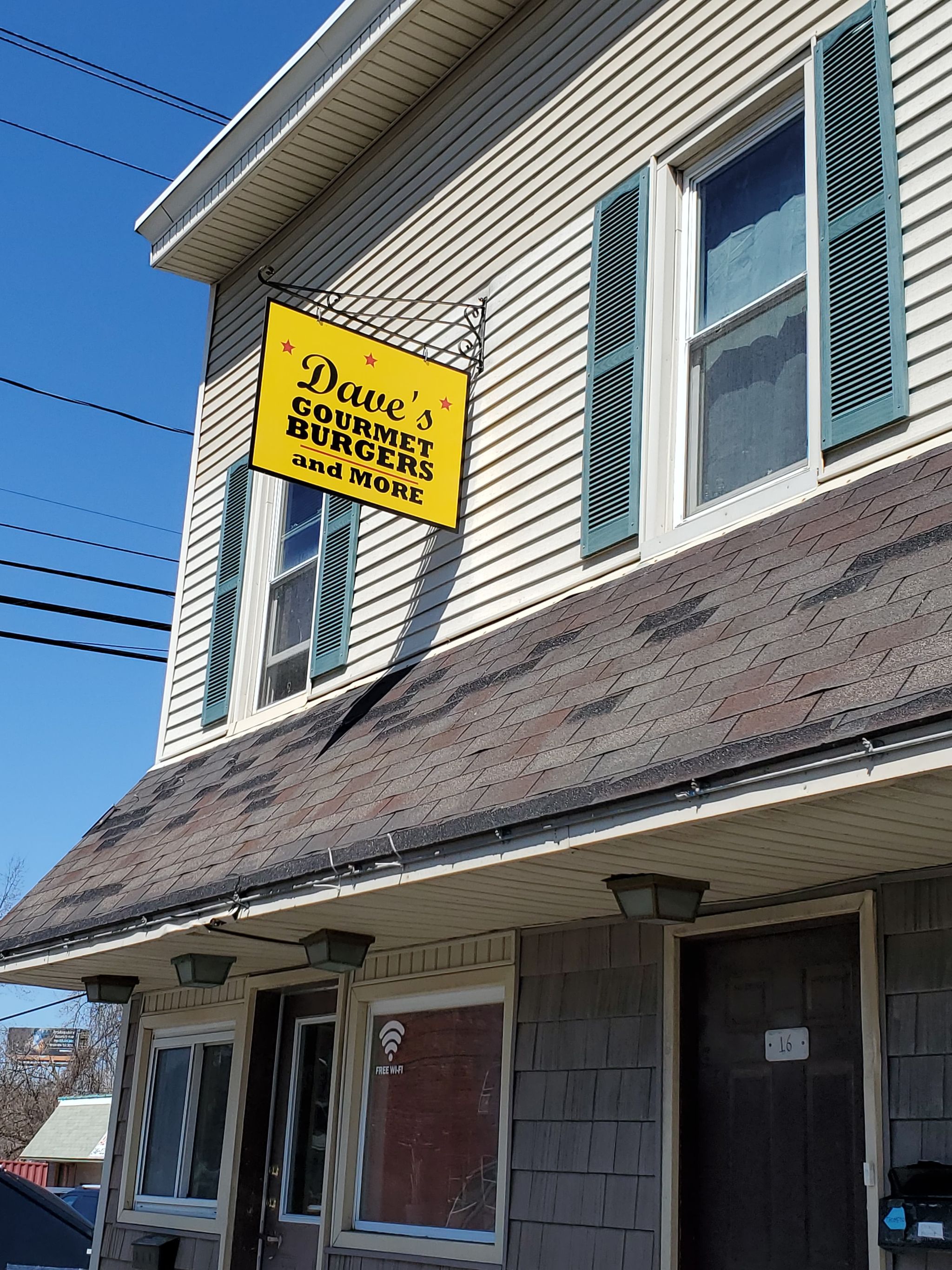 Daves Gourmet Burgers and More | restaurant | 16 Edison Ave, Schenectady, NY 12305, United States | 5182803900 OR +1 518-280-3900