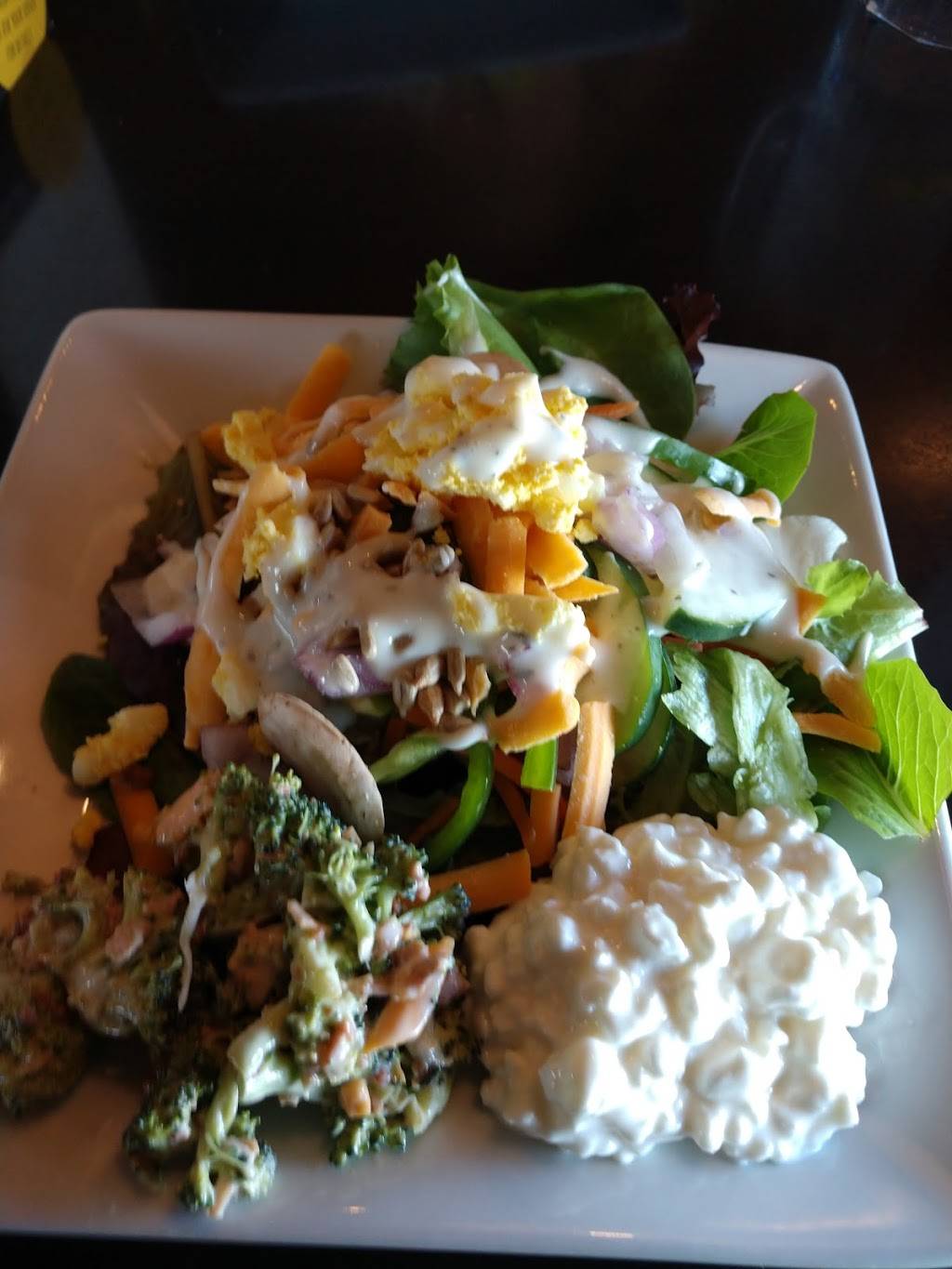 Ruby Tuesday | restaurant | 5274 N Abbe Rd, Sheffield, OH 44035, USA | 4409341200 OR +1 440-934-1200