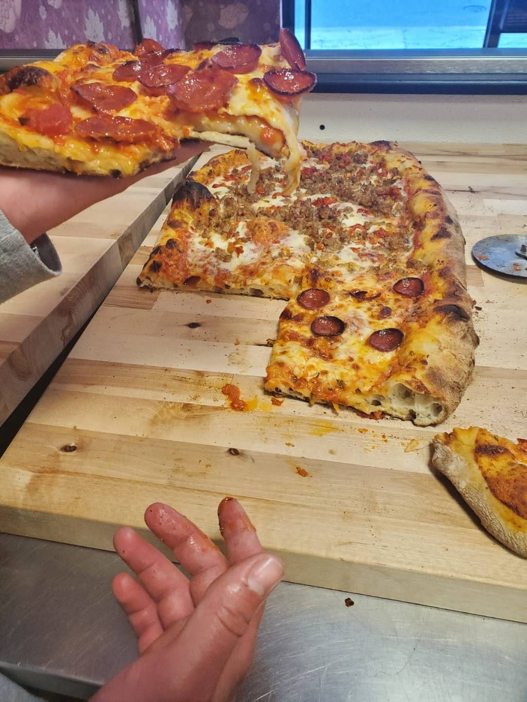 Lilys Pizza | meal takeaway | 2 Oliver St, Boston, MA 02109, USA | 8572770237 OR +1 857-277-0237