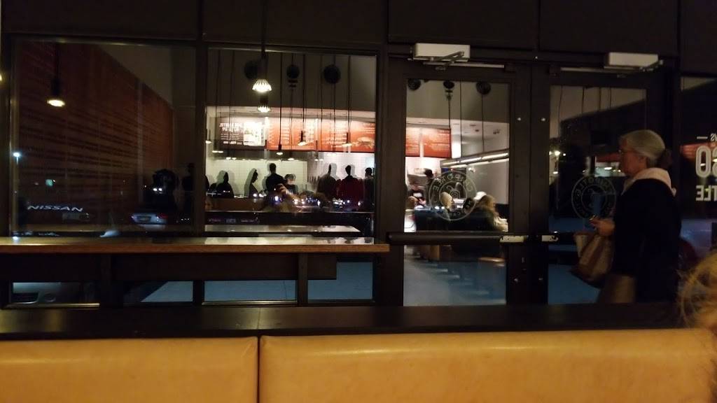 Chipotle Mexican Grill | restaurant | 3292 Elida Rd Ste 100, Lima, OH 45805, USA | 4192213825 OR +1 419-221-3825