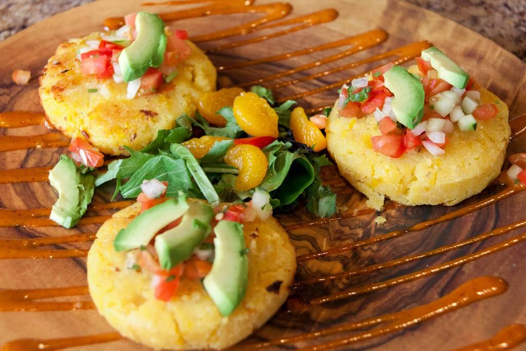 Ion Sports Pub & Grill | restaurant | 1102 E Paradise Dr, West Bend, WI 53095, USA | 2624291395 OR +1 262-429-1395