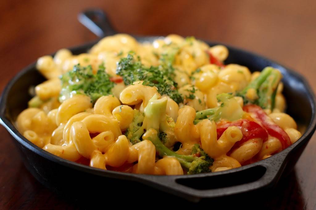 Emersons Ale House | restaurant | 113 S Emerson St, Mt Prospect, IL 60056, USA | 8478701996 OR +1 847-870-1996