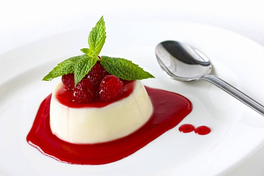 Red Carpet Italian Restaurant | restaurant | 3438 SW 8th St, Miami, FL 33135, USA | 3055294220 OR +1 305-529-4220