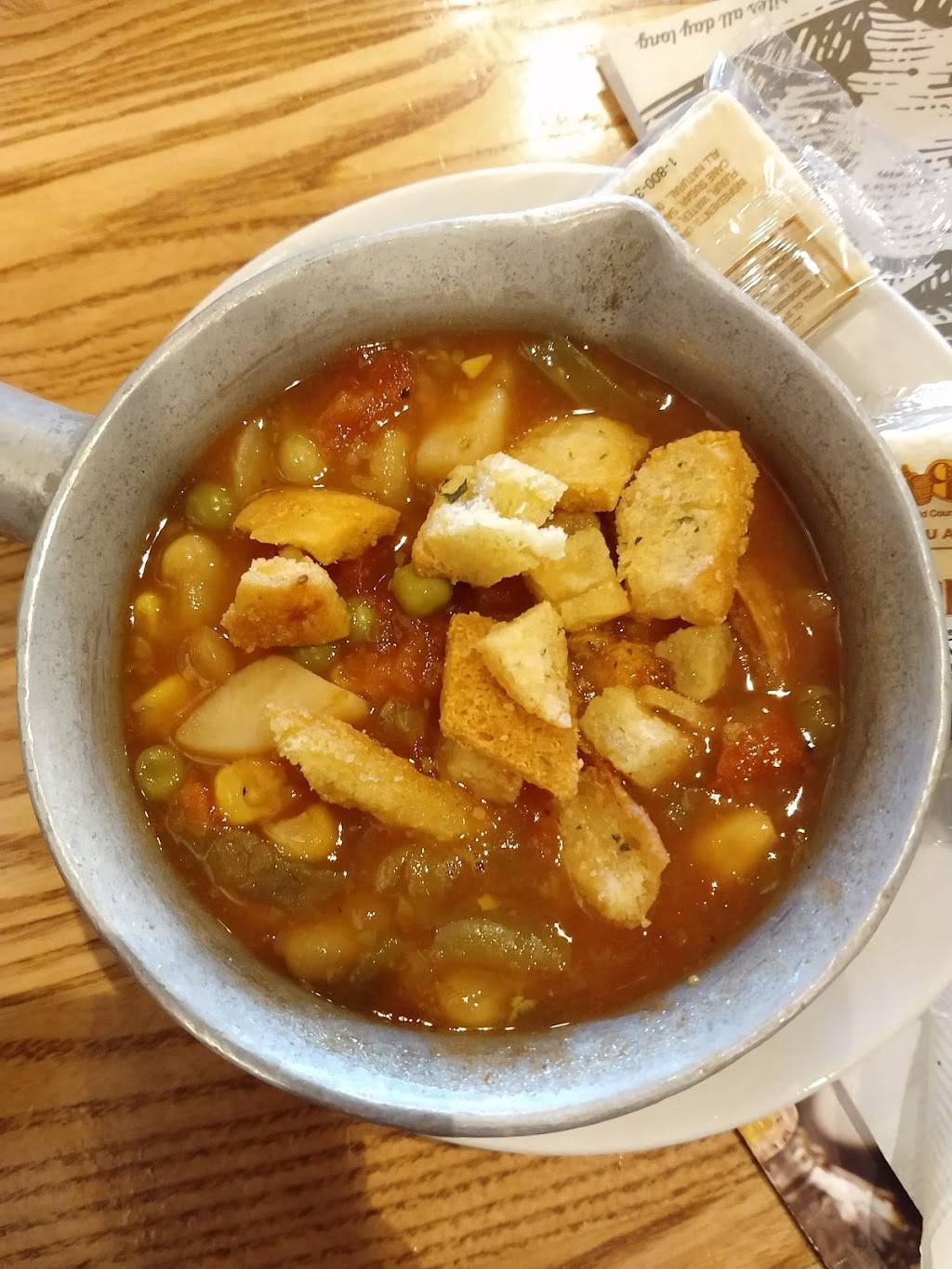 Cracker Barrel Old Country Store | restaurant | 3203 Queen City Dr, Charlotte, NC 28208, USA | 7043932670 OR +1 704-393-2670