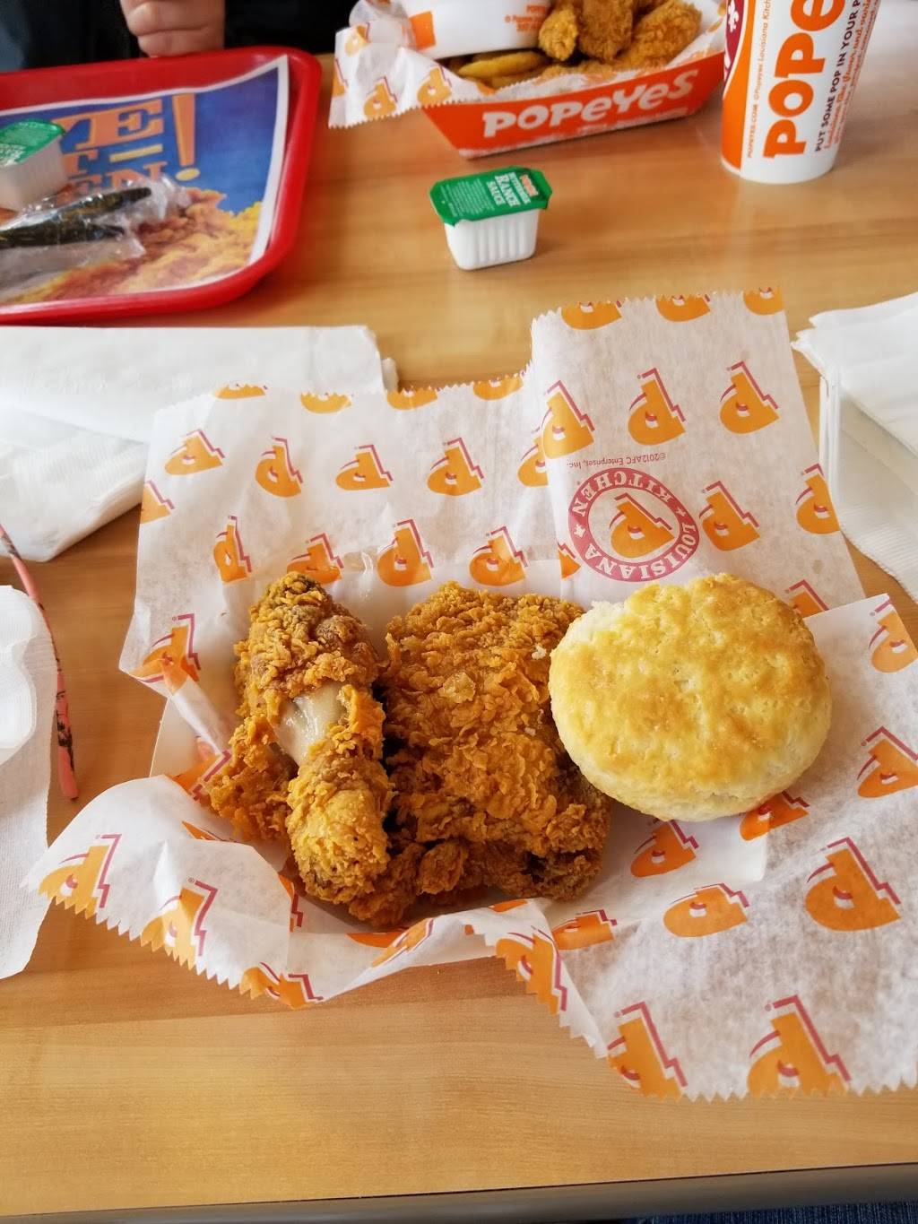 Popeyes Louisiana Kitchen | restaurant | 2496 Wabash Ave, Springfield, IL 62704, USA | 2177939280 OR +1 217-793-9280
