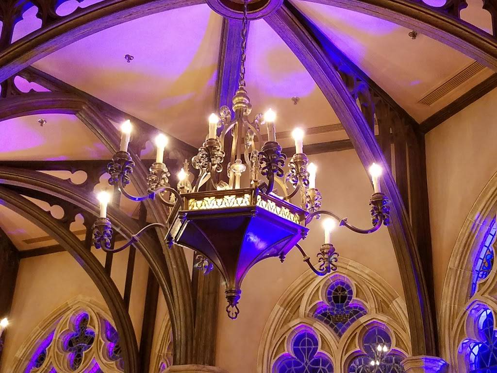 Cinderellas Royal Table | restaurant | 1365 W Monorail Way, Orlando, FL 32836, USA | 4079342927 OR +1 407-934-2927