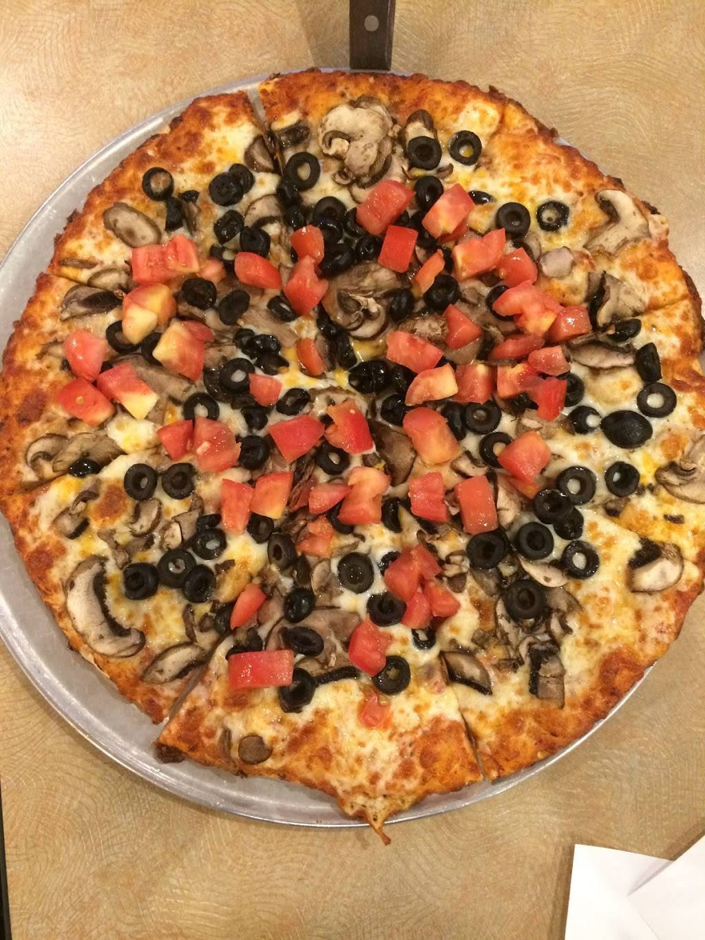 Round Table Pizza | meal delivery | 3567 Geary Blvd, San Francisco, CA 94118, USA | 4153875054 OR +1 415-387-5054