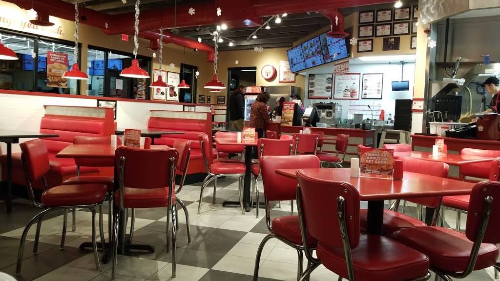 Freddys Frozen Custard & Steakburgers | restaurant | 2589 NW Arterial, Dubuque, IA 52002, USA | 5632358335 OR +1 563-235-8335