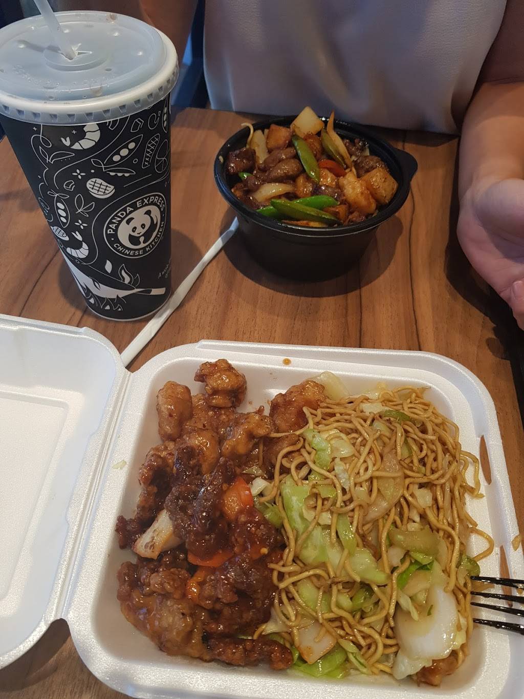 Panda Express | meal takeaway | 2121 N Rose Ave, Oxnard, CA 93030, USA | 8059830670 OR +1 805-983-0670