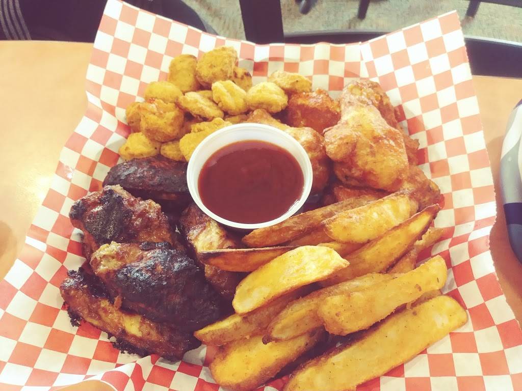 Eddies Pizza | restaurant | 3201 W Benjamin Holt Dr, Stockton, CA 95219, USA | 2099514999 OR +1 209-951-4999