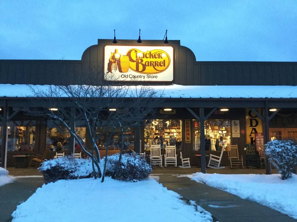Cracker Barrel Old Country Store | restaurant | 1395 Ford St, Maumee, OH 43537, USA | 4194826096 OR +1 419-482-6096