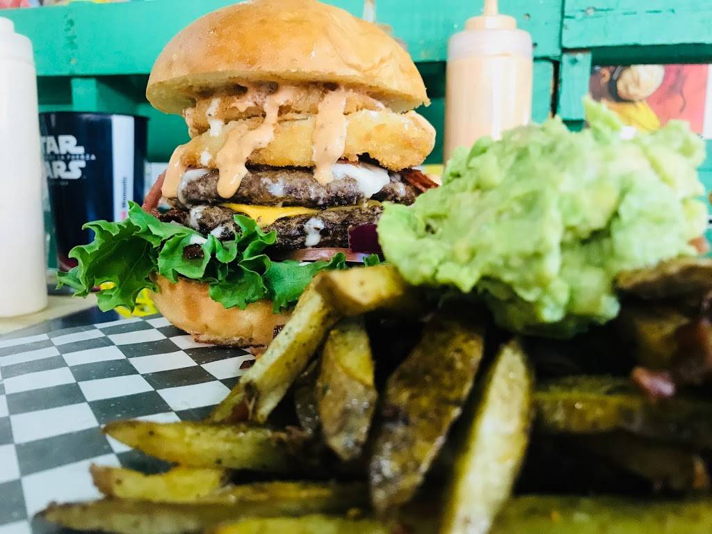 Hamburgeeks | restaurant | Carlos Pacheco 2, 22830 Ensenada, Baja California, Mexico | 016462682126 OR +52 646 268 2126