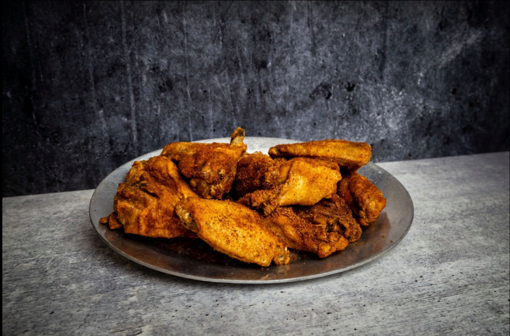 Toss Em Wing Factory | meal takeaway | 6345 Naples Blvd, Naples, FL 34109, USA | 2398801874 OR +1 239-880-1874