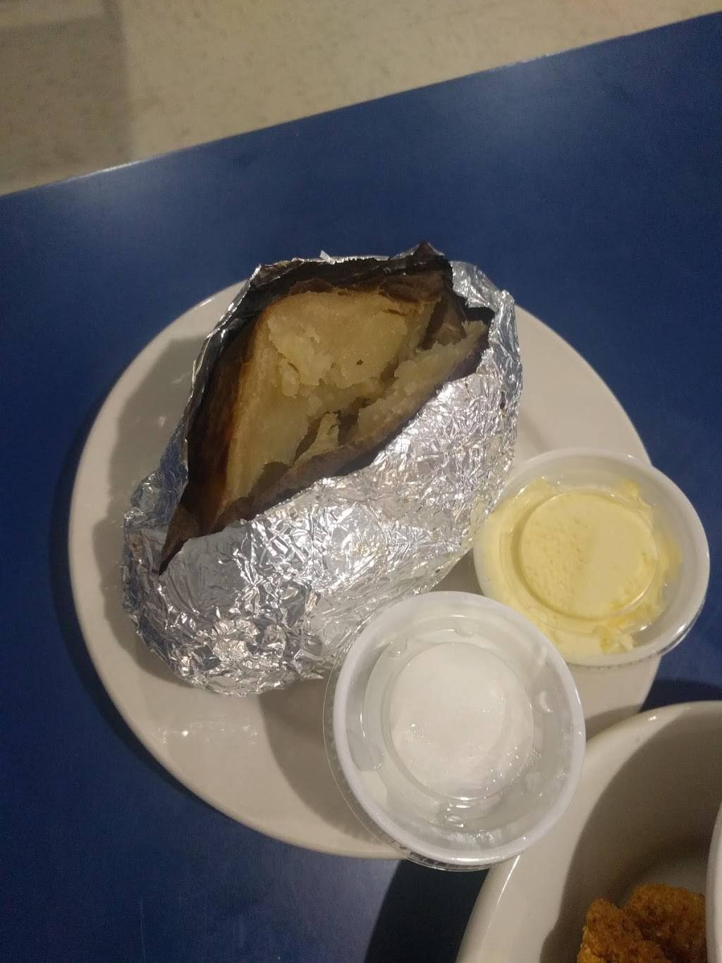 Gators | restaurant | E 2nd St, Parsons, TN 38363, USA | 7318473065 OR +1 731-847-3065