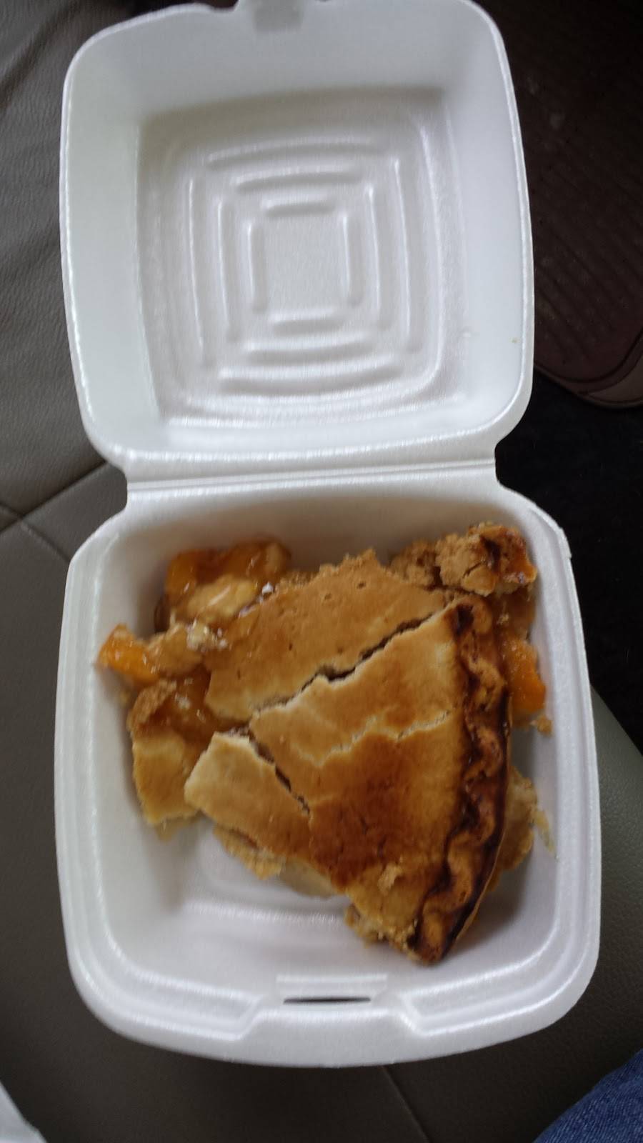 Crossroads Family Restaurant | restaurant | 606 S Council St, Attica, IN 47918, USA | 7657622971 OR +1 765-762-2971