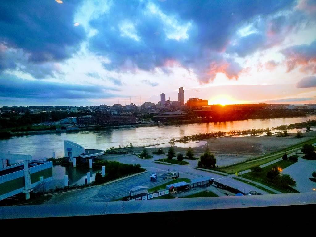 360 Steakhouse | restaurant | 1 Harrahs Blvd, Council Bluffs, IA 51501, USA | 7123296000 OR +1 712-329-6000