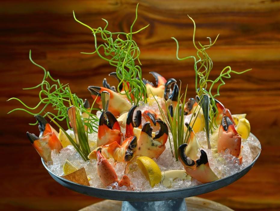 Lique Miami Waterfront Restaurant and Lounge | night club | 3957 NE 163rd St, North Miami Beach, FL 33160, USA | 3057052425 OR +1 305-705-2425