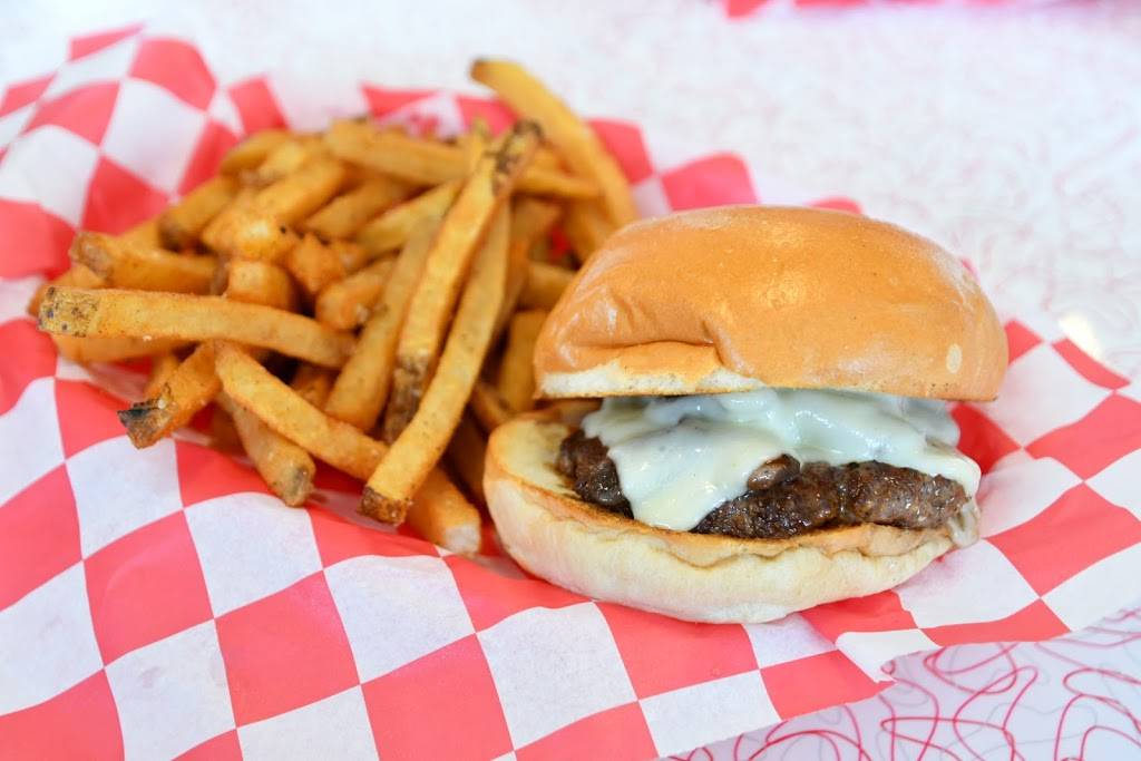 The Classic Garage | restaurant | 2111 3rd St, Eau Claire, WI 54703, USA | 7155987200 OR +1 715-598-7200