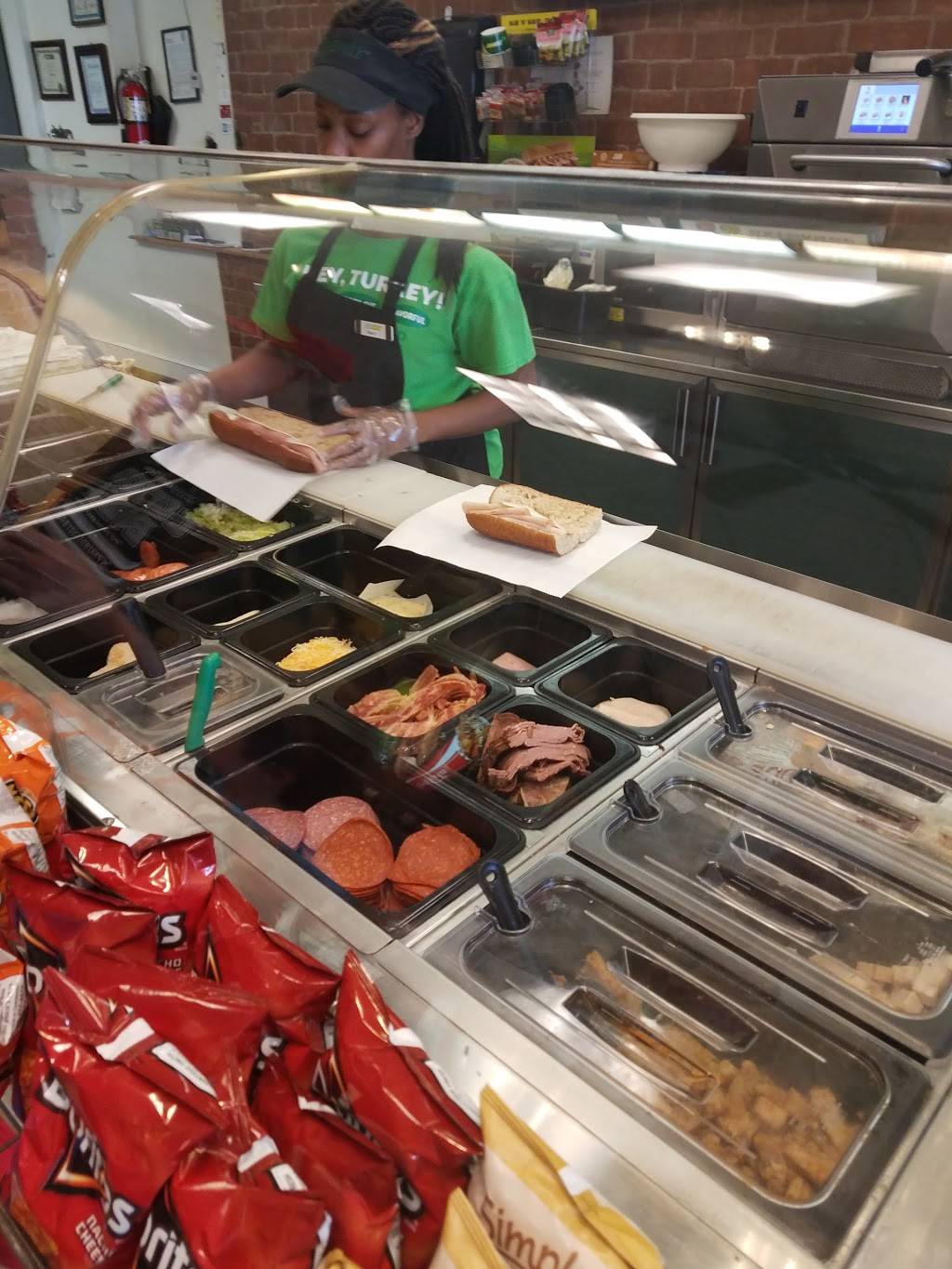 Subway | restaurant | 6407 W Main St, Belleville, IL 62223, USA | 6183987530 OR +1 618-398-7530