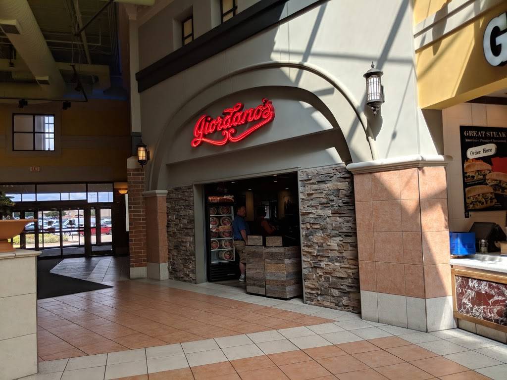 Giordanos | restaurant | 2000 N Neil St, Champaign, IL 61820, USA | 2179534299 OR +1 217-953-4299