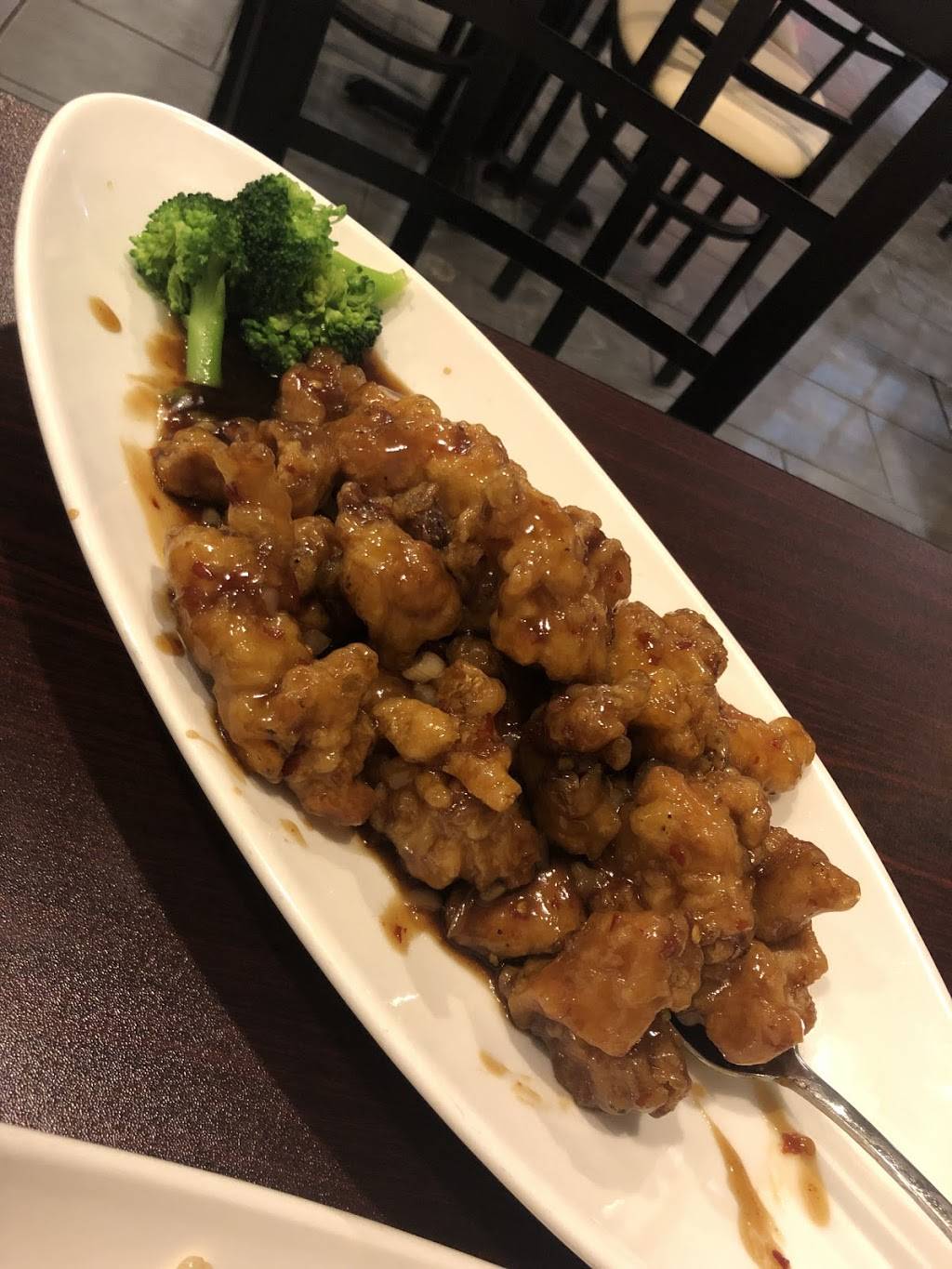 Thee Asian Restaurant | restaurant | 1811 W North Ave, Chicago, IL 60622, USA | 7732522218 OR +1 773-252-2218