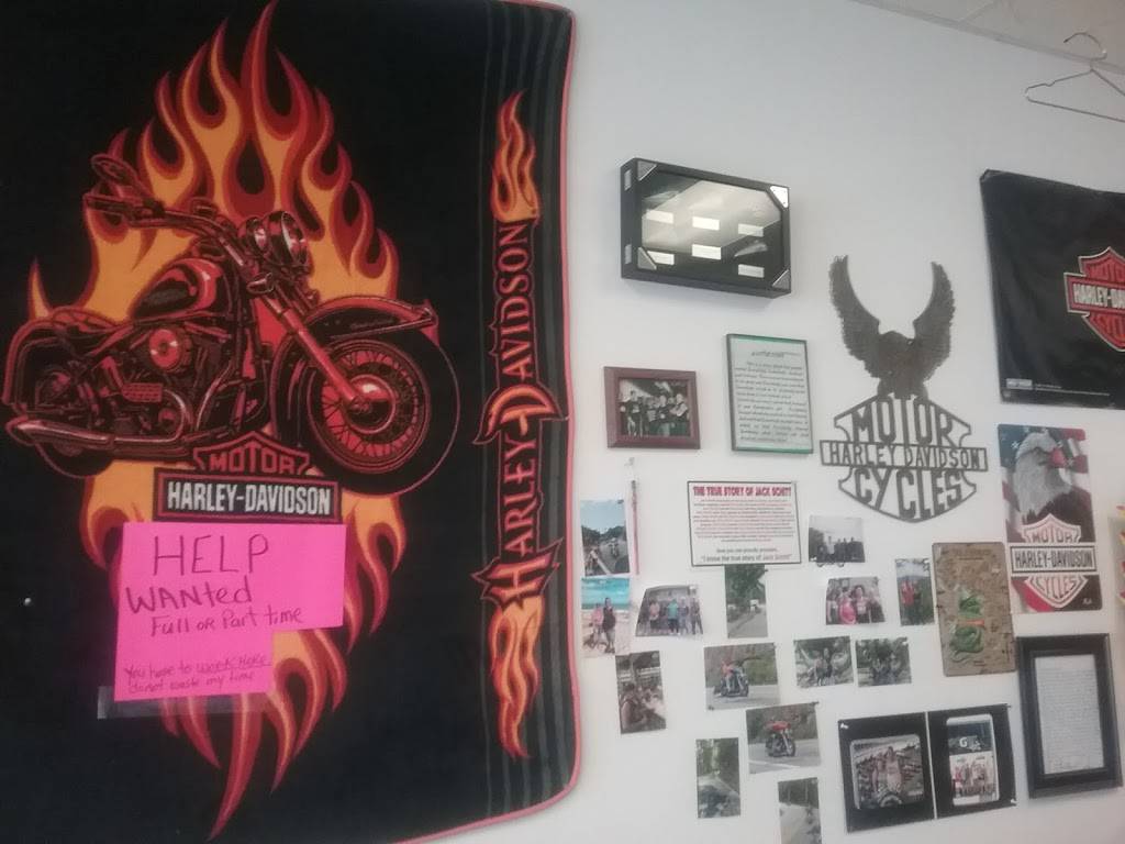 Wright Dawgs | restaurant | 1228 Country Club Rd, Fairmont, WV 26554, USA | 3043680834 OR +1 304-368-0834