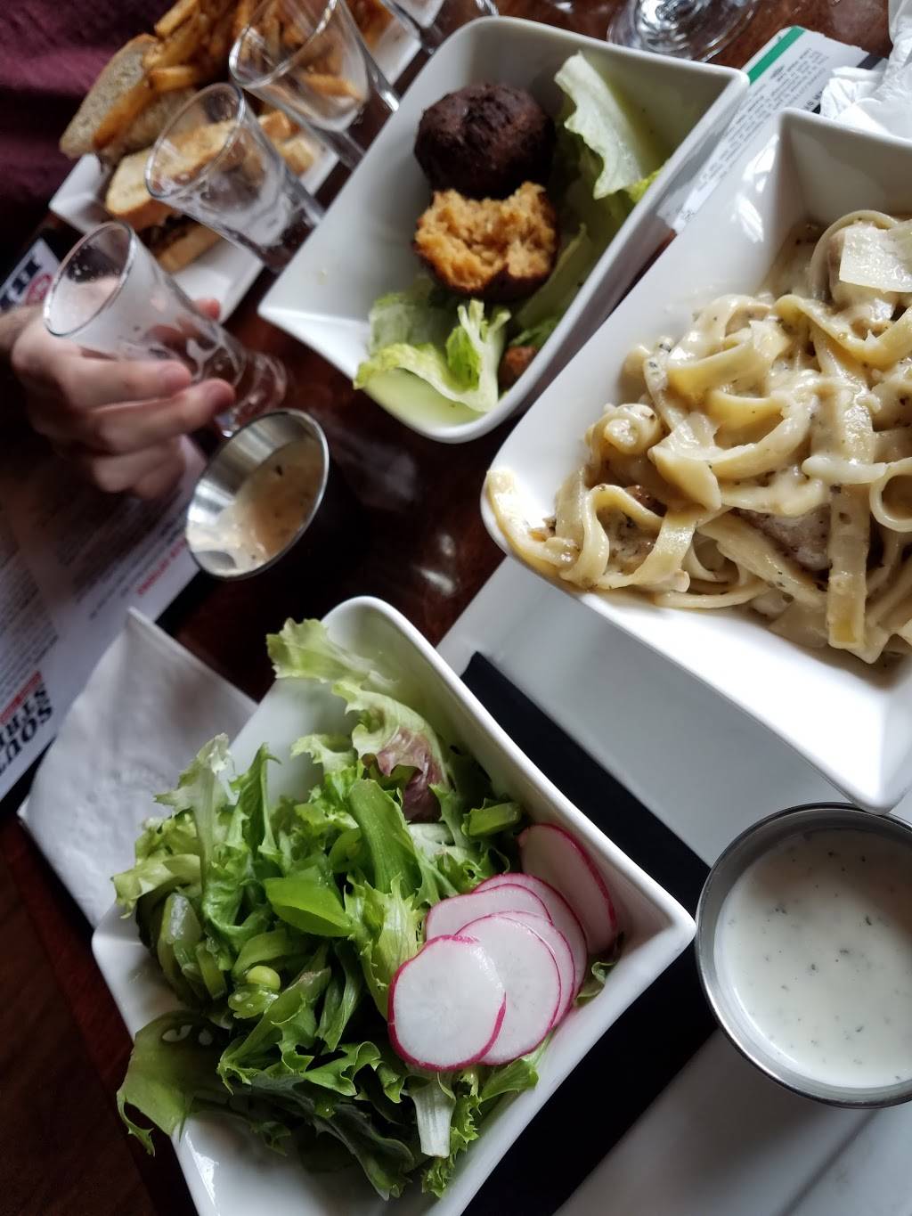 South Street Brewery | restaurant | 106 South Street West, Charlottesville, VA 22902, USA | 4342936550 OR +1 434-293-6550