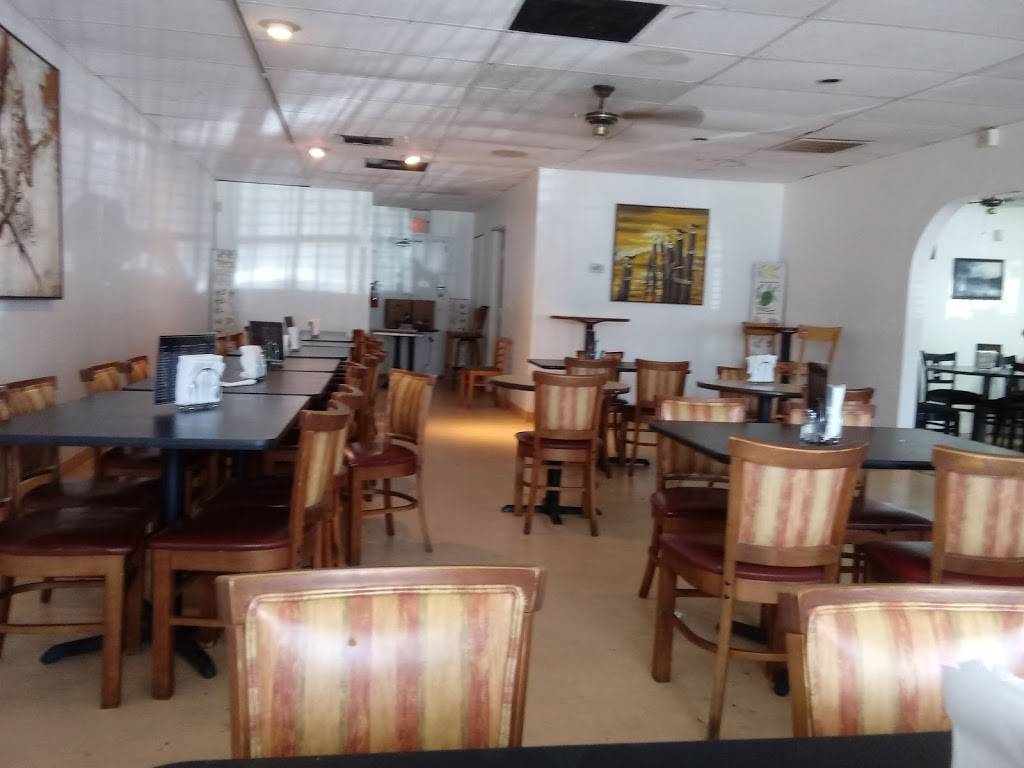 Georges Grill | restaurant | 1836 49th St S, Gulfport, FL 33707, USA | 7273234286 OR +1 727-323-4286